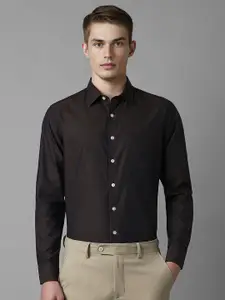 Louis Philippe Men Spread Collar Solid Cotton Slim Fit Formal Shirt