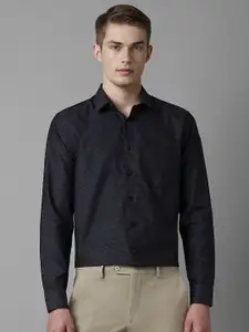 Louis Philippe Men Spread Collar Solid Cotton Slim Fit Formal Shirt