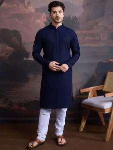 House of Pataudi Floral Embroidered Mandarin Collar Straight Kurta With Pyjamas