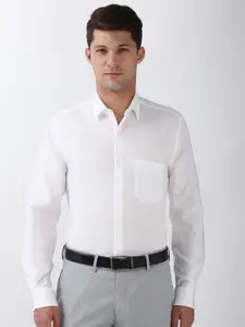 Peter England Men Spread Collar Solid Cotton Formal Shirt
