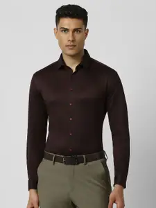 Van Heusen Men Spread Collar Checked Cotton Slim Fit Formal Shirt