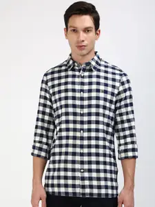 Tommy Hilfiger Men Spread Collar Tartan Checked Cotton Slim Fit Casual Shirt