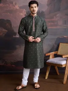 House of Pataudi Floral Woven Design Thread Work Straight Kurta With Churidar