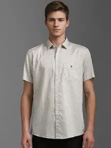 Louis Philippe Sport Men Spread Collar Micro Ditsy Printed Cotton Slim Fit Casual Shirt