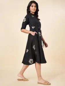 AKKRITI BY PANTALOONS Floral Print Fit & Flare Midi Dress