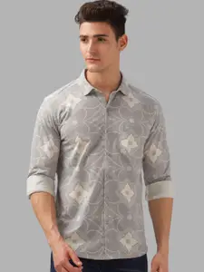 BULLMER Men Spread Collar Abstract Printed Cotton Casual Shirt