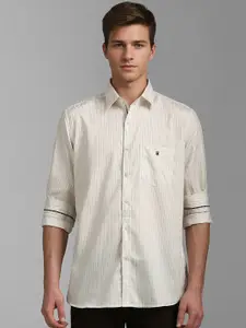 Louis Philippe Sport Men Spread Collar Vertical Striped Cotton Slim Fit Casual Shirt