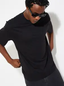 max URB_N Men Round Neck Relaxed Fit Solid Cotton T-shirt