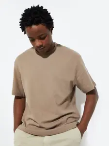 max URB_N Men Relaxed Fit Textured T-shirt