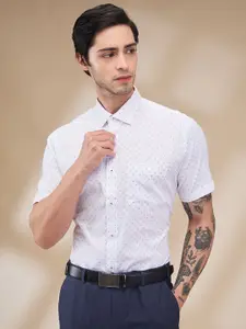 Park Avenue Men Cutaway Collar Micro Ditsy Printed Cotton Formal Shirt