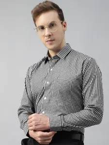 English Navy Men Slim Fit Monochrome Gingham Checked Formal Shirt