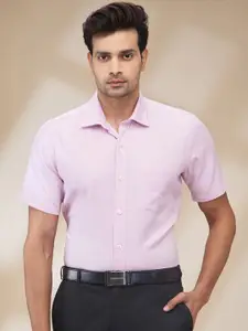 Park Avenue Men Cutaway Collar Micro Checked Cotton Formal Shirt