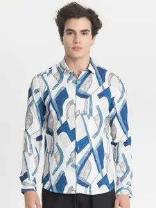Snitch Men Smart Spread Collar Abstract Printed Slim Fit Casual Shirt