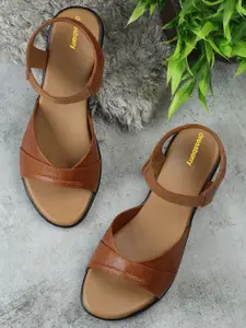 DressBerry Textured Comfort Sandals