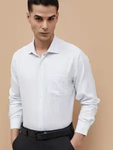 CODE by Lifestyle Men Cutaway Collar Grid Tattersall Checked Cotton Formal Shirt