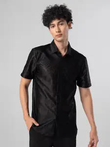 Snitch Men New Textured Spread Collar Casual Shirt