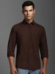 Louis Philippe Jeans Men Spread Collar Floral Printed Cotton Casual Shirt