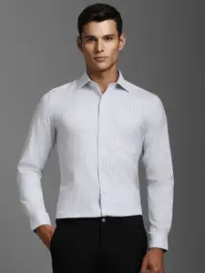 Louis Philippe Men Classic Spread Collar Vertical Striped Cotton Formal Shirt