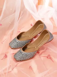 House of Pataudi Embellished Ethnic Mojaris