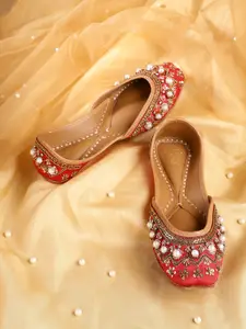 House of Pataudi Women Embellished Ethnic Mojaris Flats