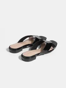 LEMON & PEPPER Women Open Toe Flats with Laser Cuts