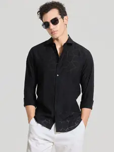 Snitch Men Smart Spread Collar Geometric Printed Casual Shirt