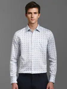 Louis Philippe Men Spread Collar Ethnic Motifs Printed Cotton Slim Fit Formal Shirt