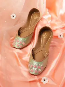 House of Pataudi Embellished Ethnic Mojaris