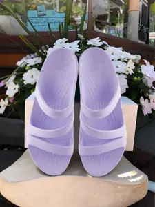 Red Tape Women Solid Sliders