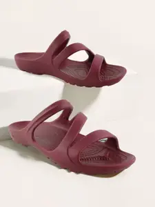 Red Tape Women Solid Sliders