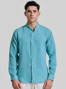 Snitch Men Smart Band Collar Solid Casual Shirt