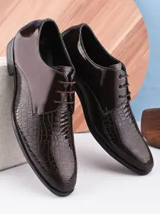 Provogue Men Textured Formal Shoes