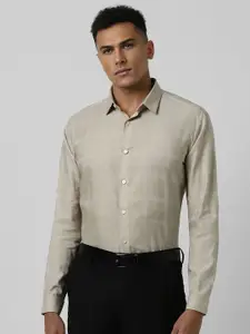 V Dot Men Spread Collar Checked Cotton Slim Fit Formal Shirt