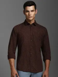 Louis Philippe Jeans Men Spread Collar Floral Printed Cotton Casual Shirt