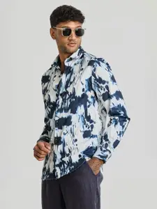 Snitch Men Smart Spread Collar Abstract Printed Casual Shirt