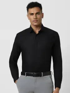 V Dot Men Cutaway Collar Textured Cotton Slim Fit Formal Shirt