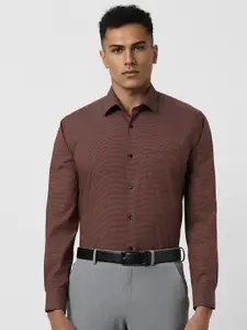 Van Heusen Men Spread Collar Micro Checked Cotton Slim Fit Formal Shirt