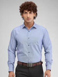 Park Avenue Men Cutaway Collar Solid Slim Fit Formal Shirt