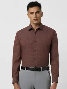 Van Heusen Men Spread Collar Micro Checked Cotton Slim Fit Formal Shirt