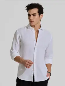 Snitch Men Smart Spread Collar Textured Cotton Casual Shirt