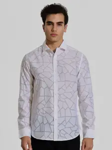 Snitch Men Smart Spread Collar Abstract Printed Casual Shirt