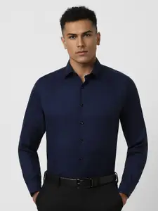Van Heusen Men Spread Collar Solid Cotton Slim Fit Formal Shirt