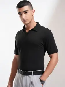 HIGHLANDER Men Solid Polo Collar Cotton T-shirt