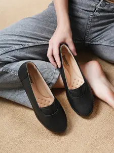The Roadster Lifestyle Co Women Ballerinas Flats