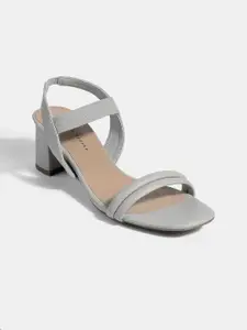 LEMON & PEPPER Women Solid  Sandals with Buckles