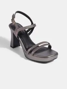 LEMON & PEPPER Women Block Sandals with Buckles