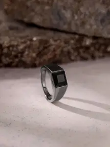 GIVA Men 925 Sterling Silver Stone-Studded Finger Ring