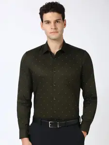Peter England Men Spread Collar Geometric Printed Cotton Formal Shirt