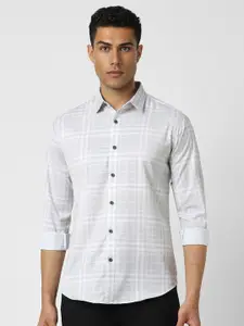 V Dot Men Spread Collar Checked Slim Fit Casual Shirt