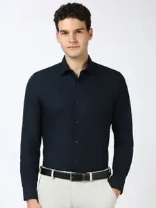 Peter England Men Spread Collar Solid Cotton Slim Fit Formal Shirt